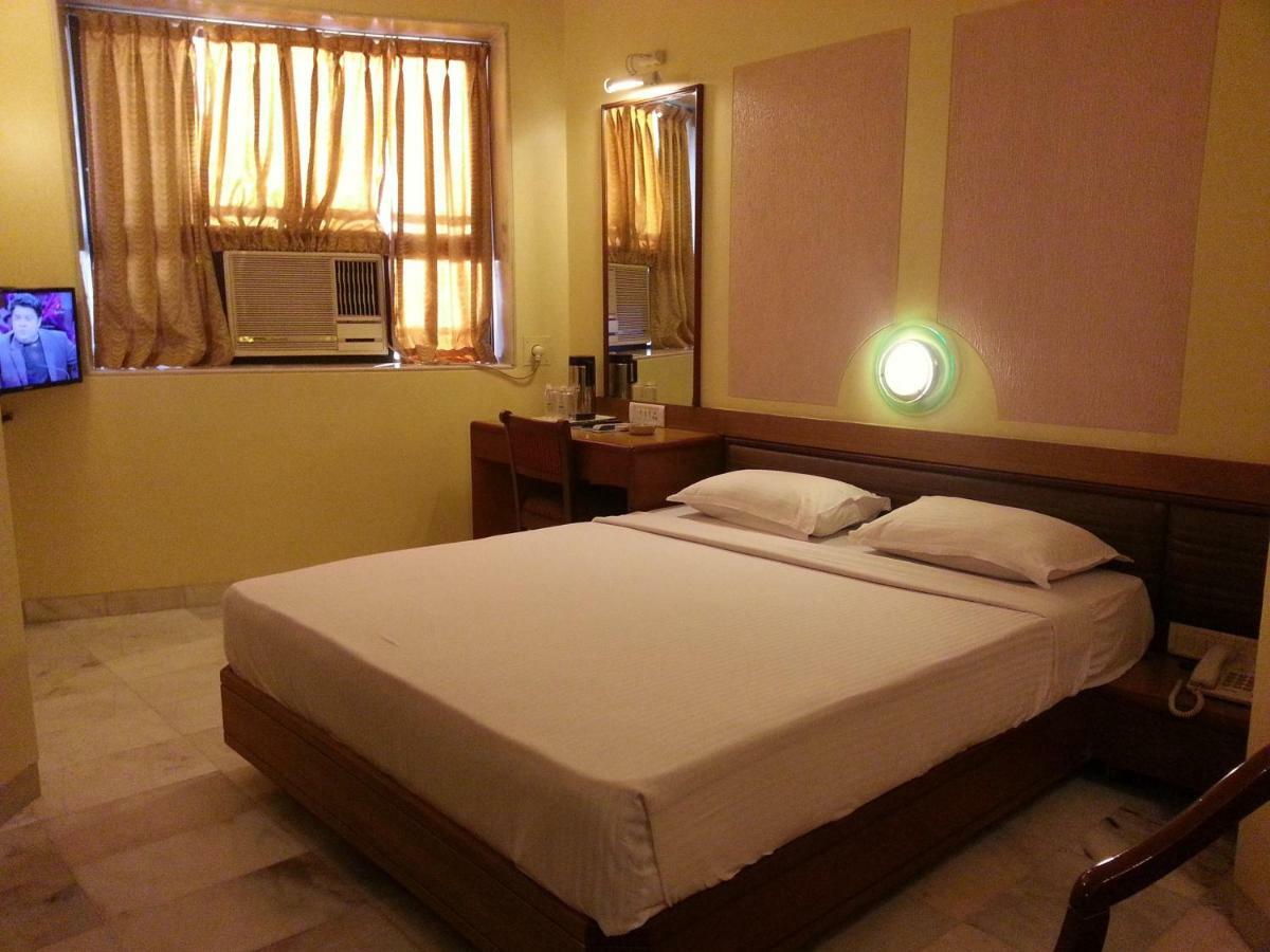 Hotel Ashray International, Sion - Near Bkc Мумбаи Экстерьер фото